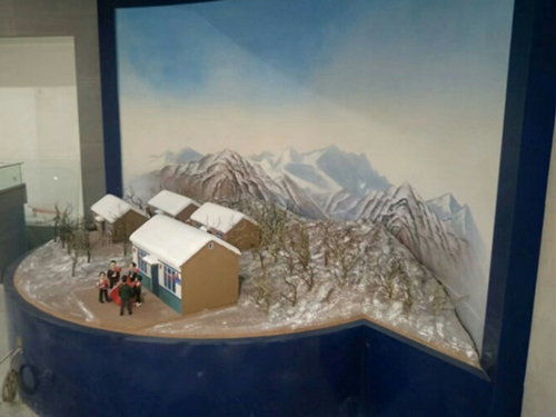 紀念館中冬季小山村微縮場(chǎng)景復原模型