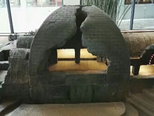 漢墓考古文物復原模型